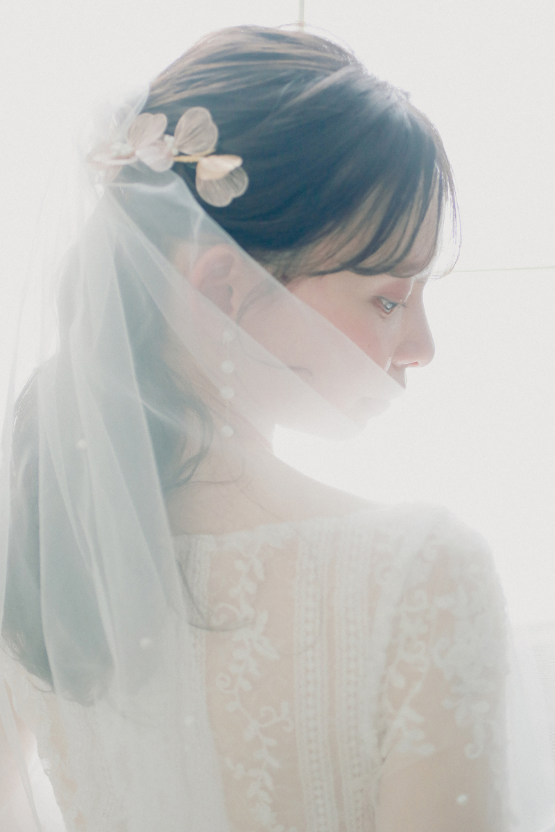光をグッと取り込んだ新婦様のソロカットです。