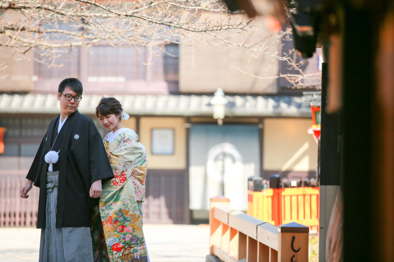 寄り添う二人…