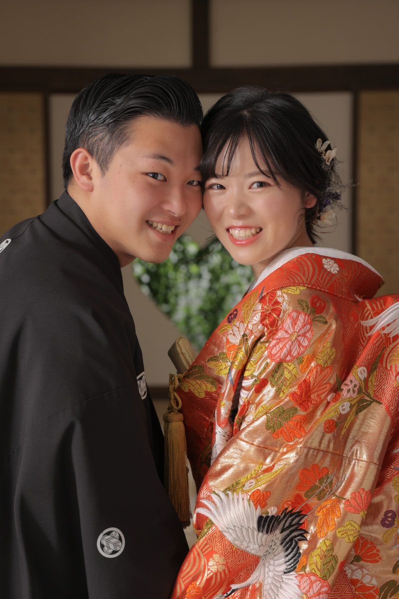 顔を寄せあって