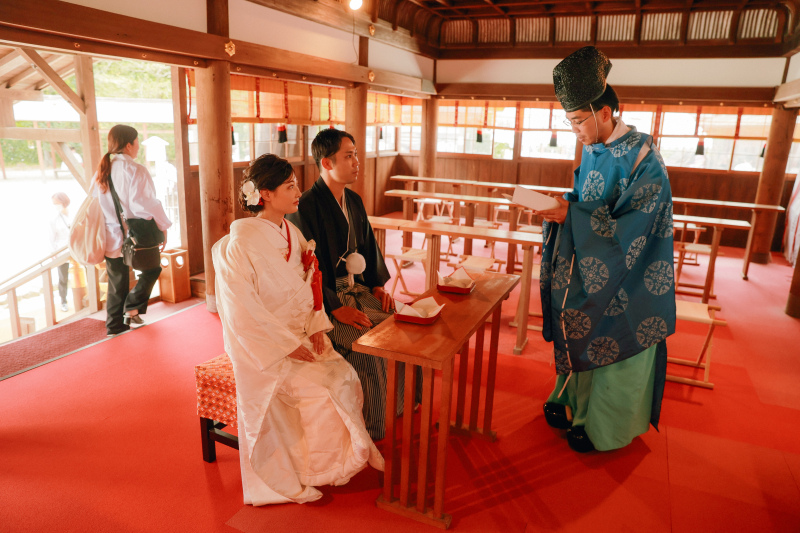 まずはご祈祷から