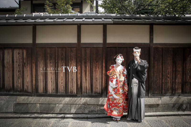 お二人が持ってきてくれたお面を使って