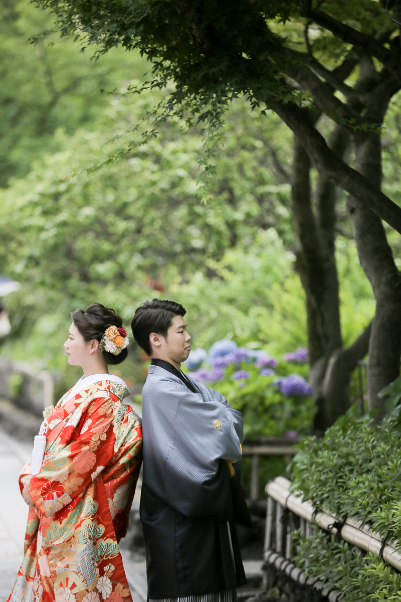 紫陽花をバックにかっこよく。