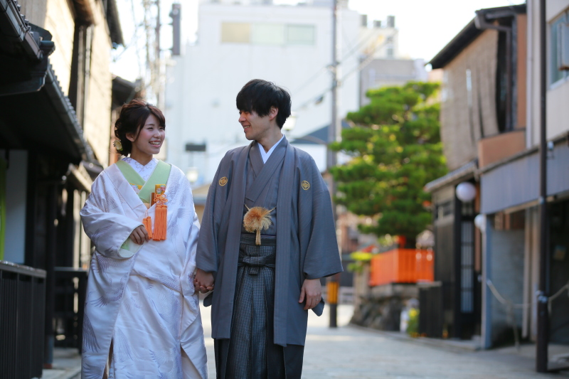 手繋ぎショット。