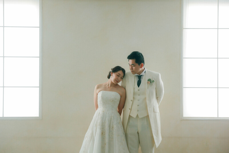 真っ白なドレス&タキシード