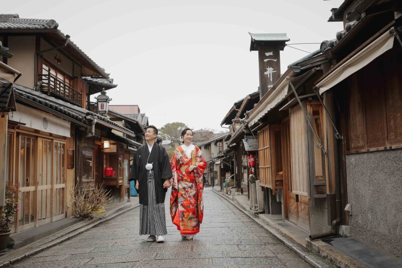 早朝の八坂にて。