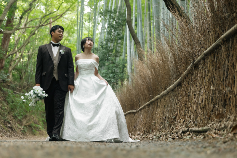 竹林の小道をお二人並んで。