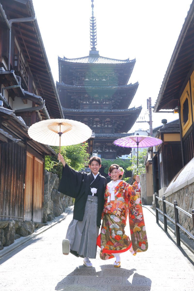 八坂の塔と和傘