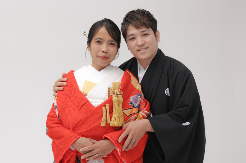 最後は新郎様からバックハグ♡