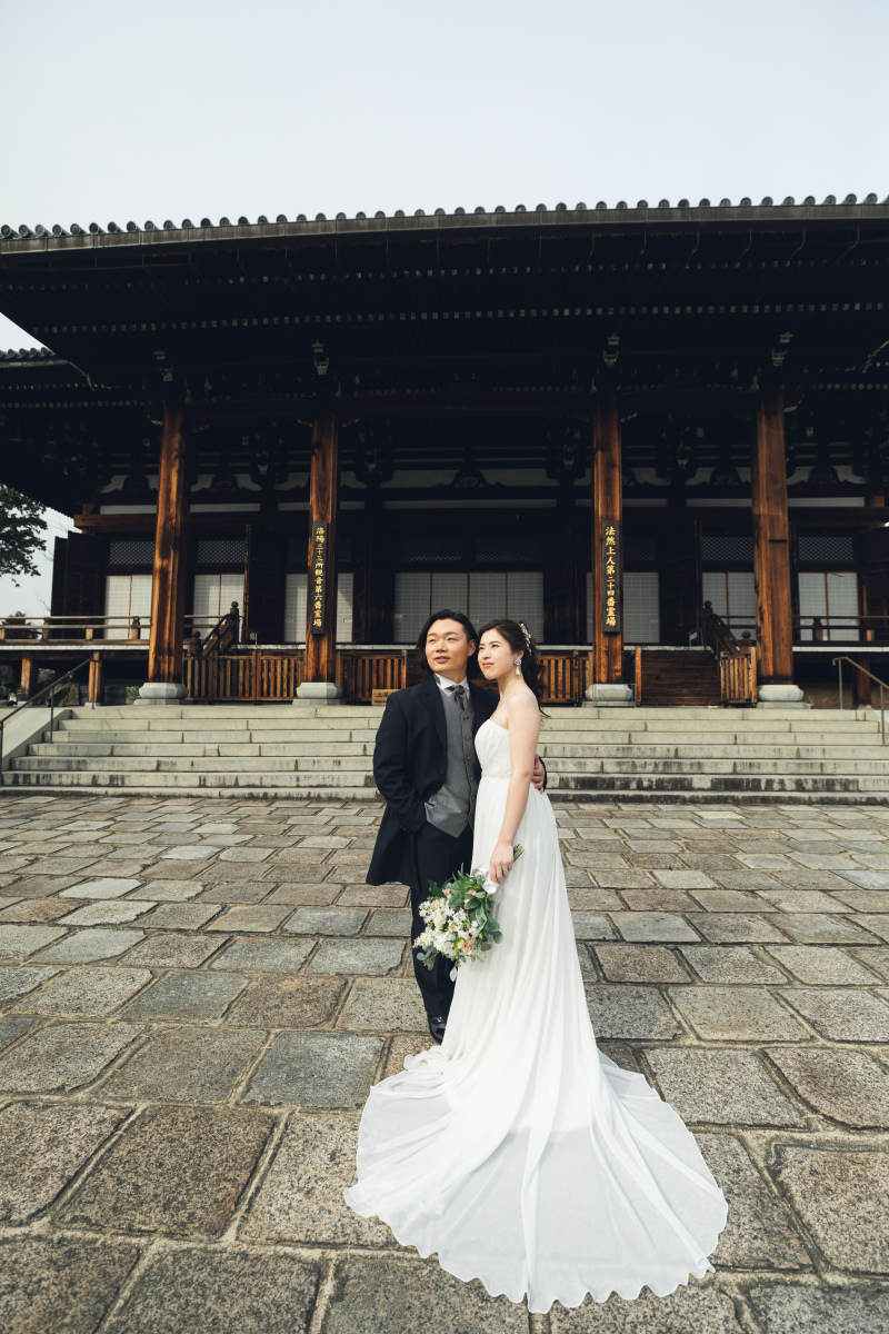 金戒光明寺の前で。