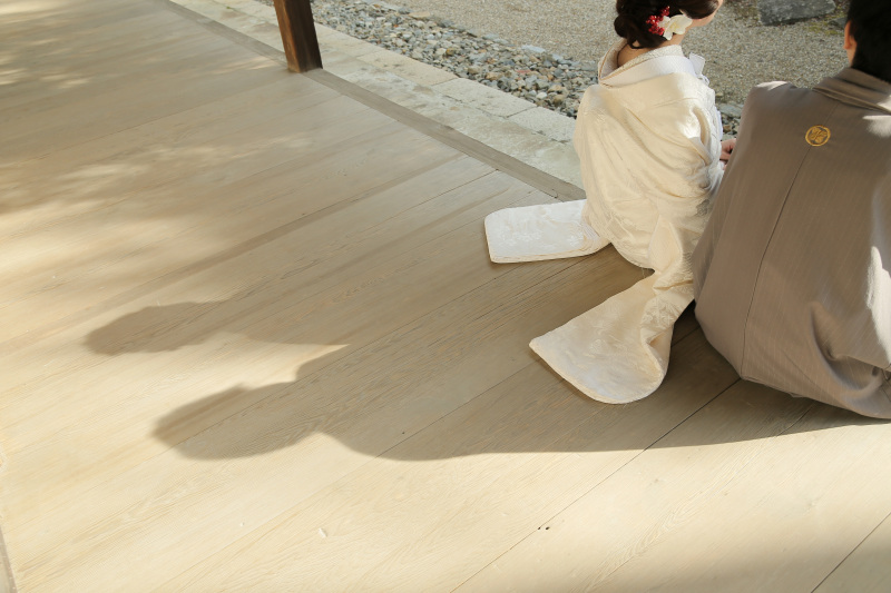 萬福寺の景色を楽しむおふたり。