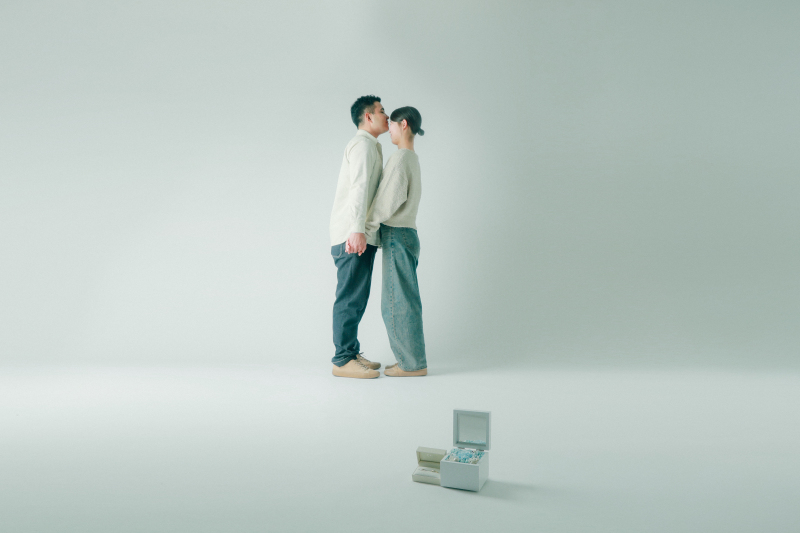 お二人の可愛らしいワンシーンが映し出されています