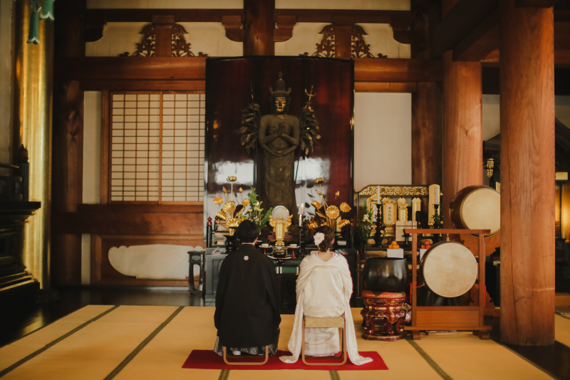 吉備観音の前で。