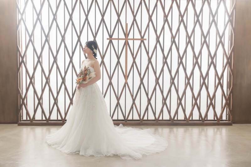 スタジオにはチャペルの背景も♪