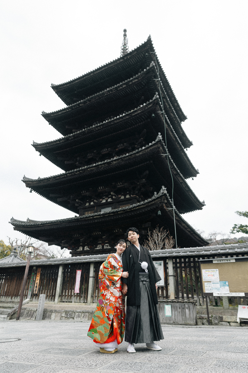 五重塔の下で。