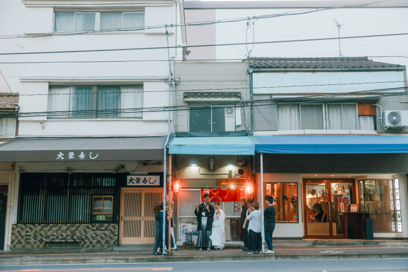 お二人と常連の皆様と一緒に撮影会が始まります。