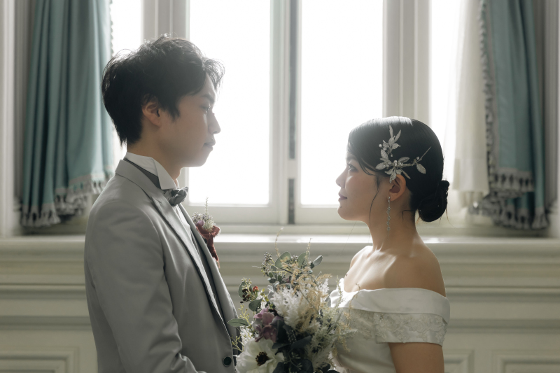 大きな窓から差し込む光