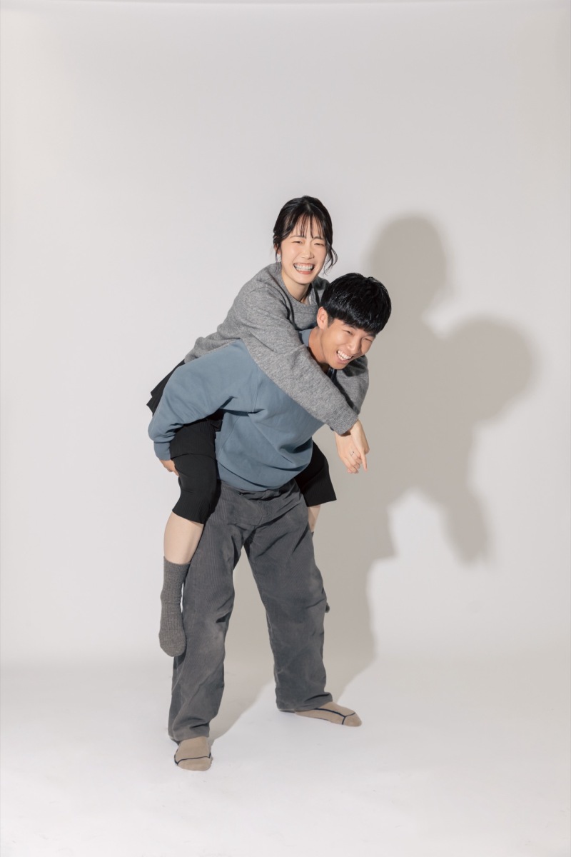 スタジオで私服撮影