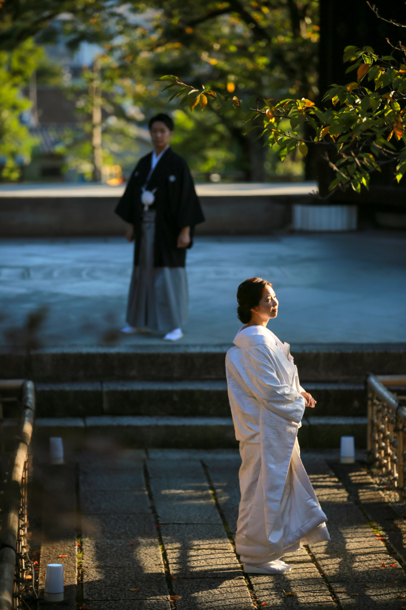 夕日がお二人の結婚写真を素敵に演出します。