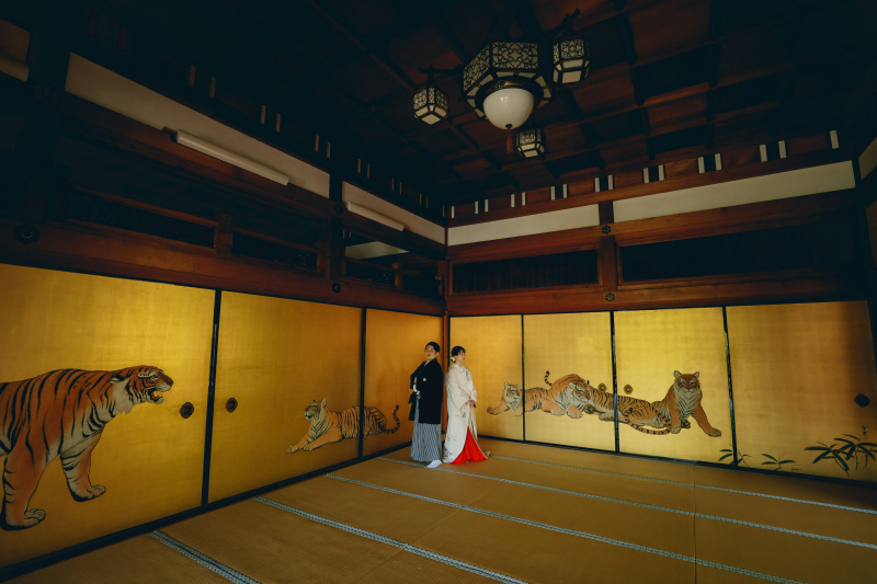虎の襖絵の前で・・・