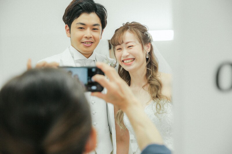 お披露目をカメラにおさめて