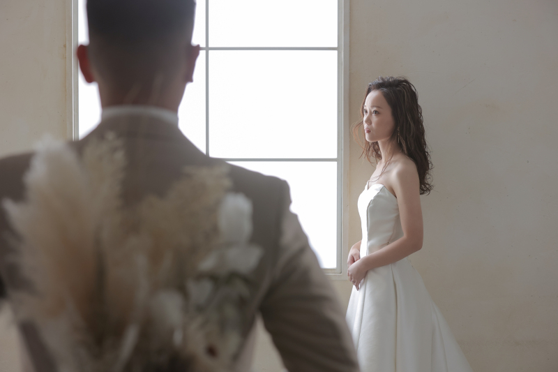 凛と佇むご新婦様