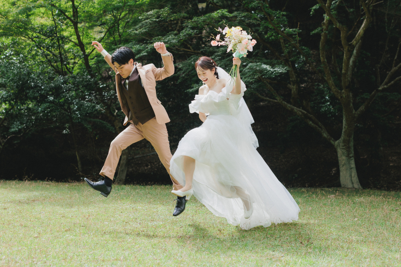 次に挑戦したのは、広がる芝生の上での大ジャンプ！