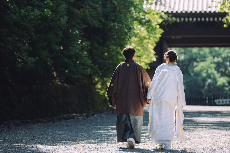 手を繋いで散歩。