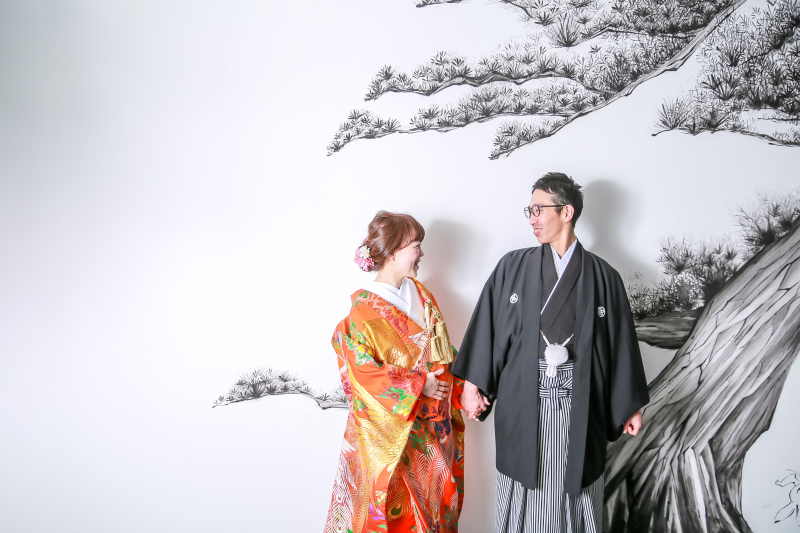 オススメ!!松の水墨画前です！