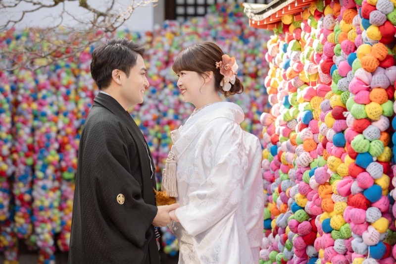 色とりどりのさるぼぼで有名な八坂庚申堂。