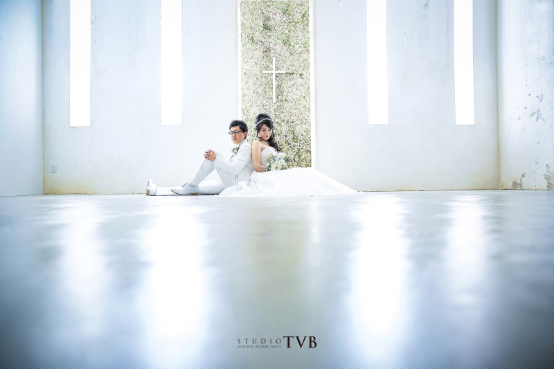 窓から差し込む光が印象的です。