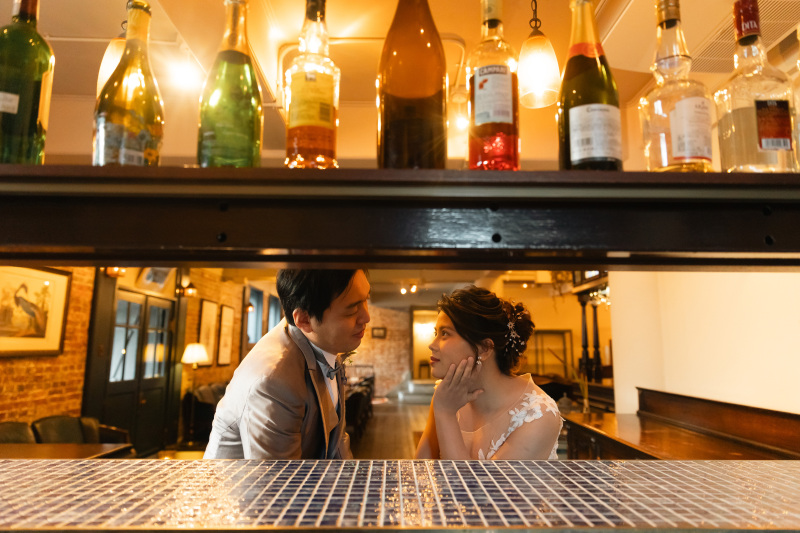 落ち着いた雰囲気でのバーカウンターでも♪