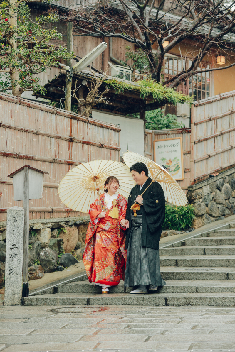 和傘をさして♪