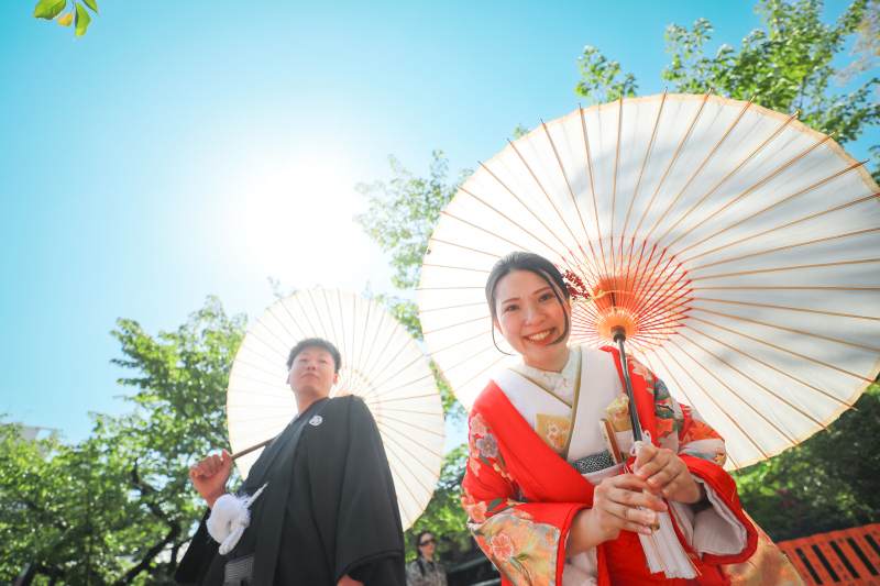 カメラを覗き込んでみたり♪