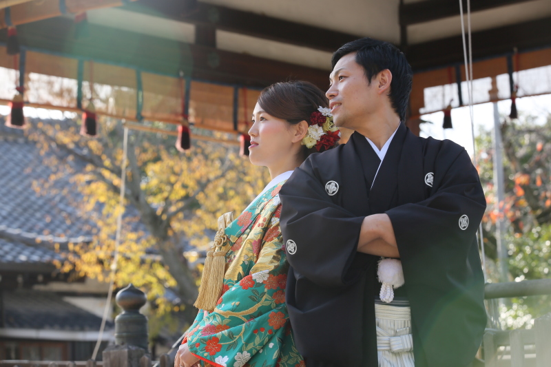 光が写り込んで