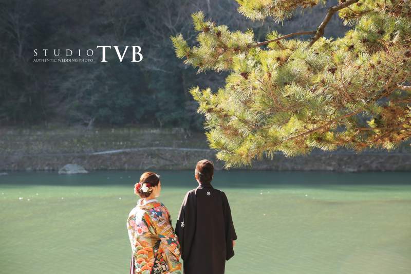 日を浴びてキラキラ光る川まで