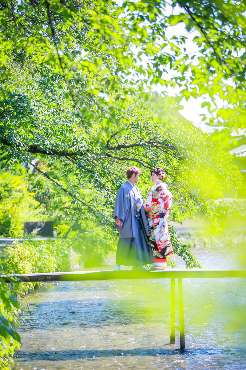 一本橋の上で。