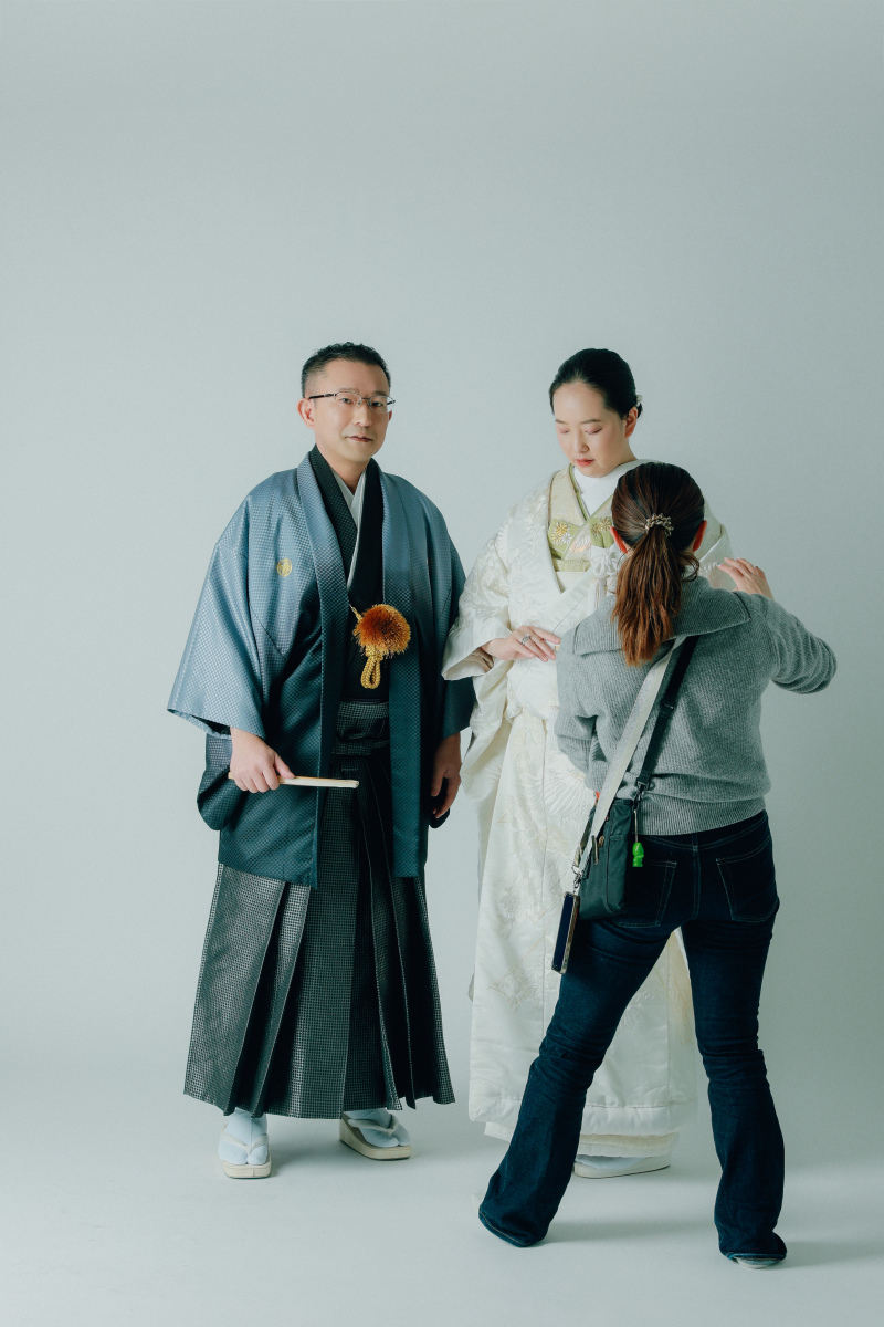 撮影の間のオフショットも。