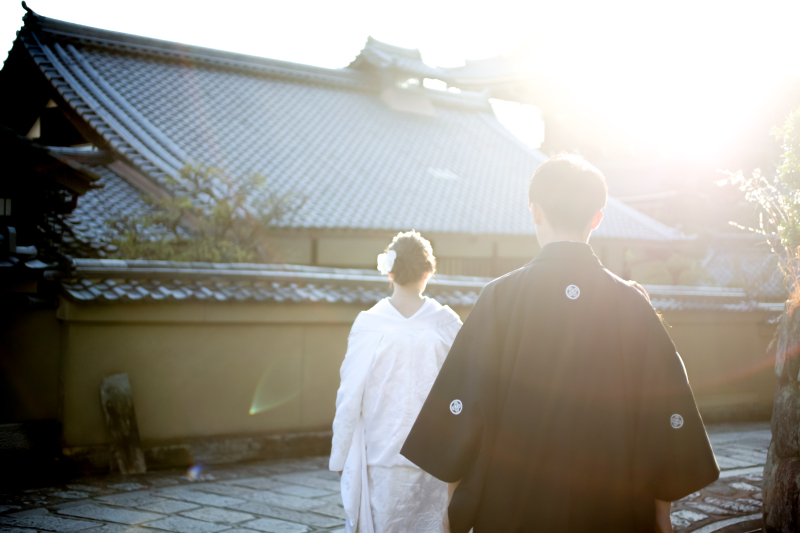 境内をゆっくりお二人で歩むだけでも…。