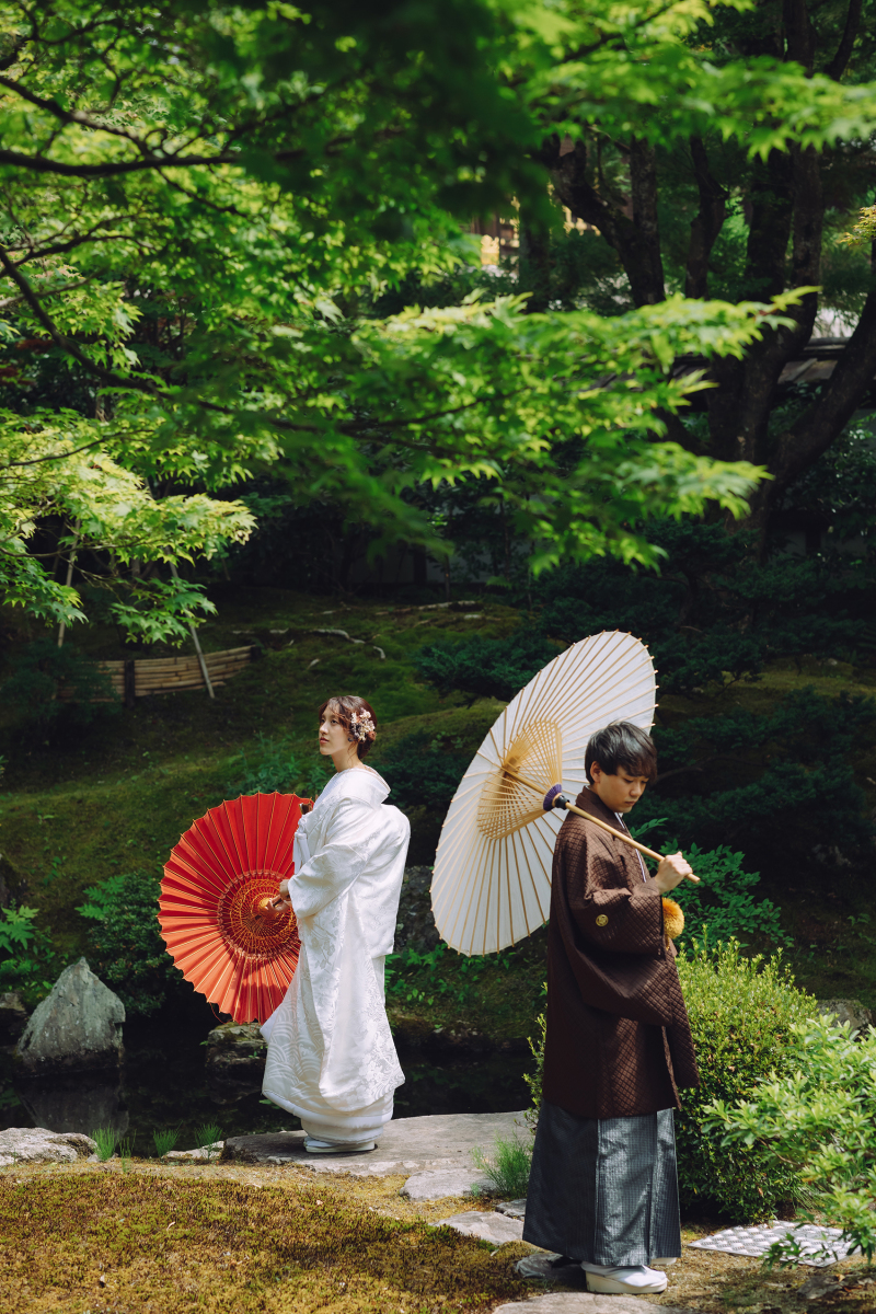 紅白の和傘を使った一枚。