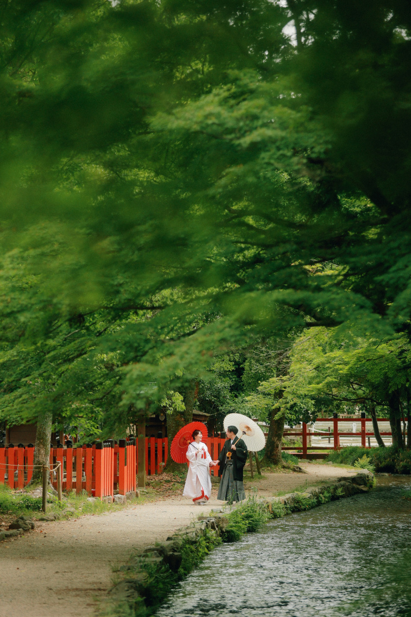 少し道を進むと