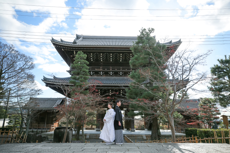 大迫力の山門!