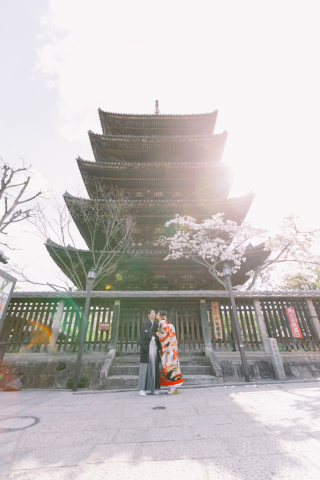 大人気！春の八坂、和と季節の融合を楽しんで♪