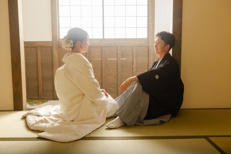 縁側でのゆったりとしたシーンで締めくくり。