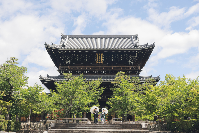 大迫力の山門です。