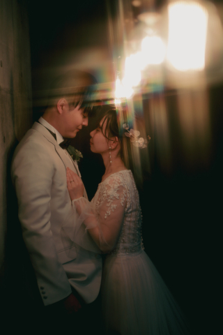 ハウススタジオでドラマチックなシーンを