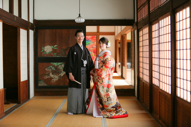 落ち着いた雰囲気で。