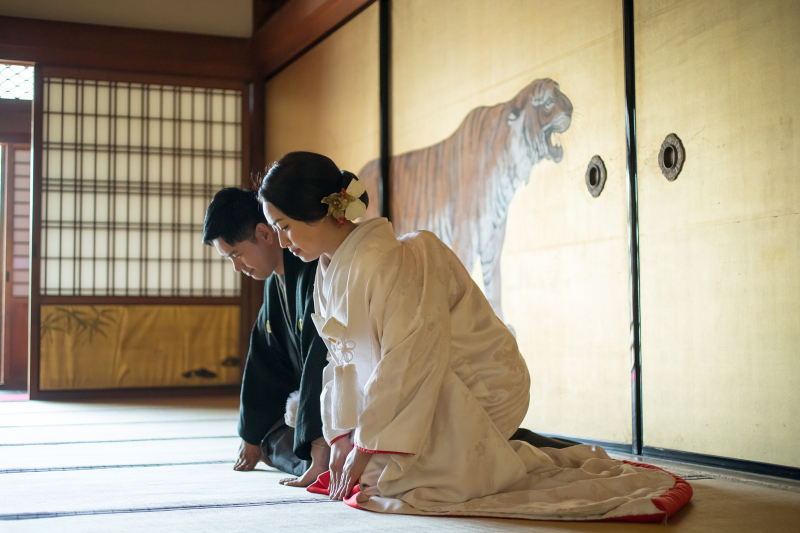 金戒光明寺の黄金の屏風の前でも撮影を行いました。
