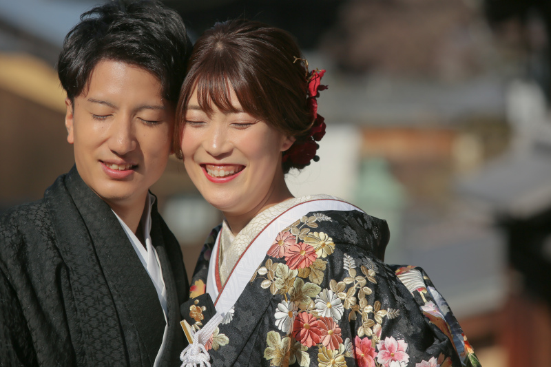 お揃いの黒のお衣装で、手作り和小物と楽しい撮影♪