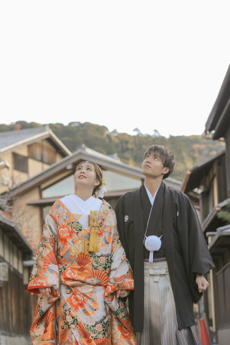 見上げた先には