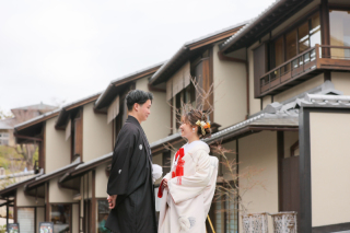 三月半ばのひんやりした八坂で